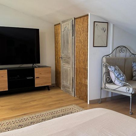 ヴェゾン・ラ・ロメーヌ Caillette Bed & Breakfast エクステリア 写真