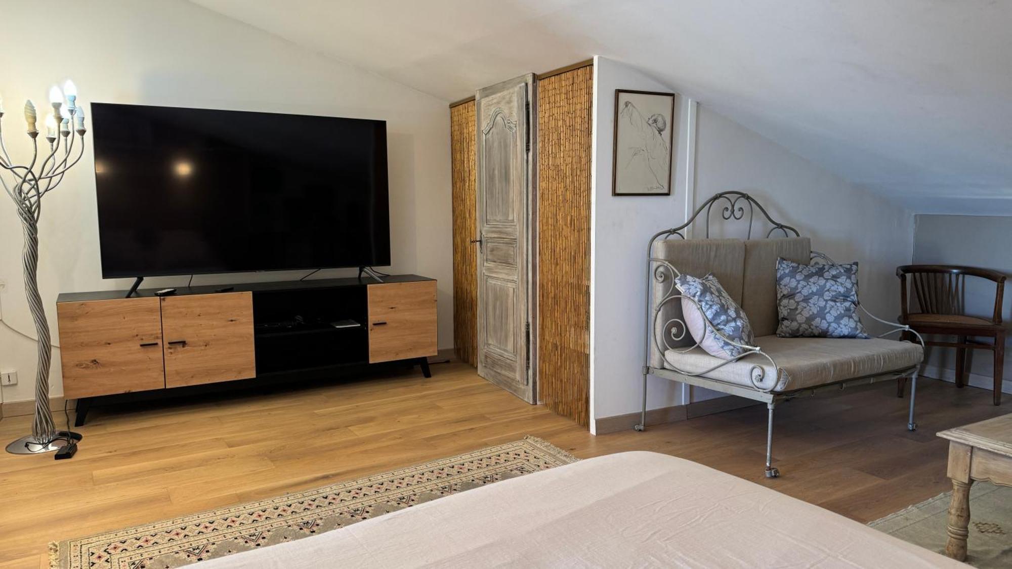 ヴェゾン・ラ・ロメーヌ Caillette Bed & Breakfast エクステリア 写真