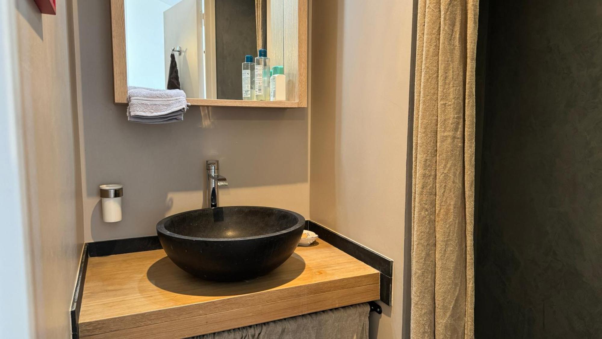ヴェゾン・ラ・ロメーヌ Caillette Bed & Breakfast エクステリア 写真